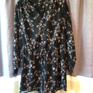 Black Floral Mossimo Romper, L